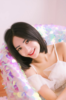 《年轻女教师4》在线播放